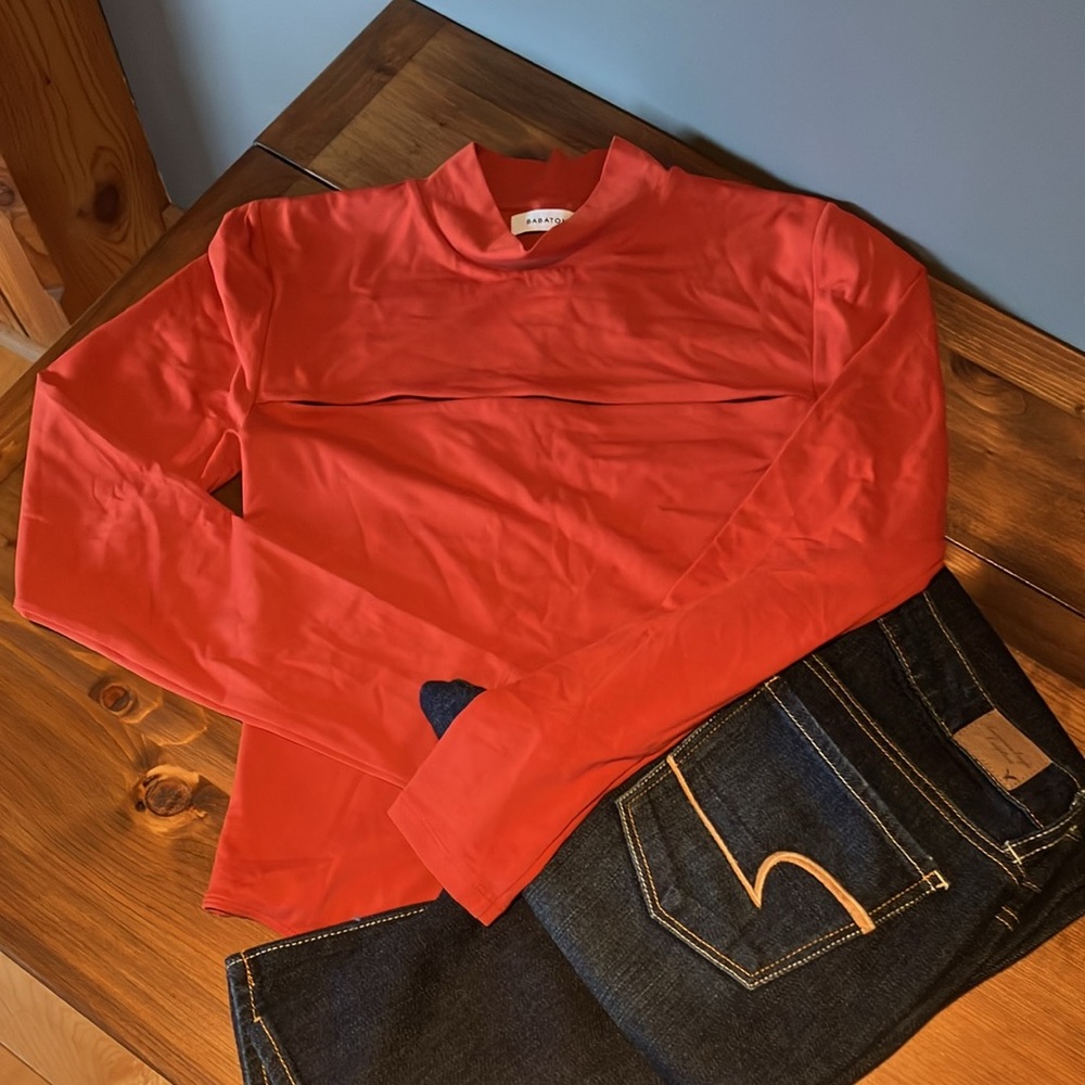 Contour Cut-Out Longsleeve Bodysuit-Rust